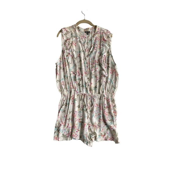 Lily Rose women’s white Ruffle front gathered waste romper, size XXL - Picture 2 of 4